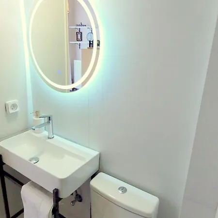Happyface Apartment